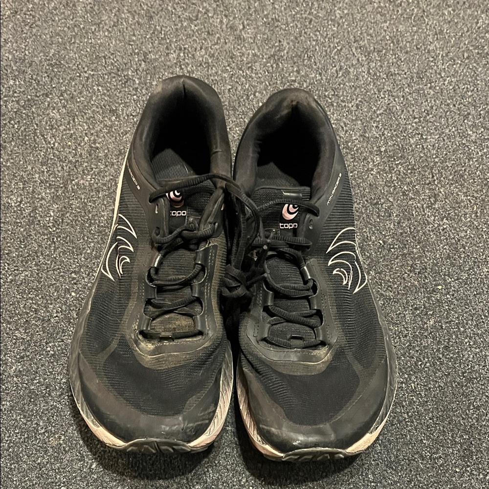 Topo Black Athletic Women's Mtn Racer 3